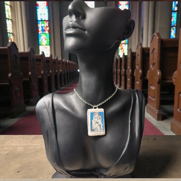 Handmade Christmas Pendant Necklace With USA 22 Stamp Design Decoupaged & Hand-P - Picture 2 of 8